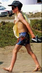 Harry Heading From The Beach Prince William And Harry Prince Harry Prince Harry And Meghan