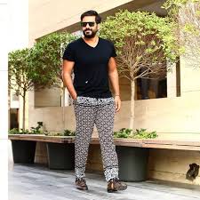 Aug 27, 2020 · عبدالله بوشهري أمضى أسبوعين في الحجر الصحي للاشتباه بإصابته. Ø¨Ù†Ø·Ù„ÙˆÙ† Ø²ÙˆØ¬ØªÙ‡ Ø¹Ø¨Ø¯Ø§Ù„Ù„Ù‡ Ø¨ÙˆØ´Ù‡Ø±ÙŠ ÙŠ Ø«ÙŠØ± Ø§Ù„Ø³Ø®Ø±ÙŠØ© Ø¨Ø£Ø²ÙŠØ§Ø¡ Ù†Ø³Ø§Ø¦ÙŠØ© Ù…Ø¬Ù„Ø© Ø§Ù„Ø¬ÙˆÙ‡Ø±Ø©