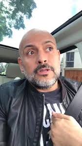 Esperando una cita contestando la pregunta: #OyeOdinDupeyron ¿perdonarías  una infidelidad?