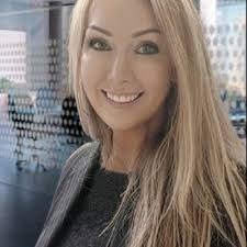 Elaine Ashton's Instagram, Twitter & Facebook