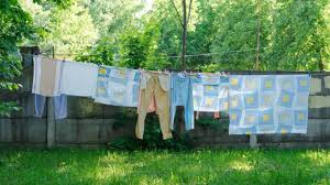 रात में कपड़े बाहर सुखाने से हो सकते हैं ये नुकसान, जानें यहां disadvantages of drying clothes outside at night know the reasons here जीवनशैली - MP Breaking News