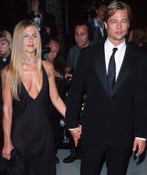Auch zwischen brad und seiner ex jennifer aniston läuft offenbar nichts. Jennifer Aniston Zwischen Diesen Fotos Liegen 17 Jahre Und 1 4 Mio Euro Leute Bild De