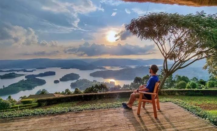 5 Days Classic Gorilla Trekking and Lake Bunyonyi