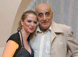 Se știe că oana lis este o persoană transparentă și sinceră, în legătură cu viața personală. Oana Lis A Cerut Divortul De Viorel Lis Ma Insala Vreau Despagubiri Stirileprotv Ro