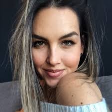 Ana Mendivil's Instagram, Twitter & Facebook