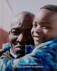 Somos tus vecinos y vecinas. Tus amigos, tus familiares. Y queremos seguir  siéndolo. Para conseguirlo, #TuFirmaEsEsencial.