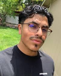 Aurelio Ponce's Instagram, Twitter & Facebook