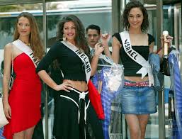 At the age of 18 in 2004 she was crowned miss israel and went on to compete for the crown of miss universe. Lebanon Calls To Ban Wonder Woman Movie Over Israeli Star Gal Gadot