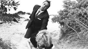 Amore Mio Aiutami Il Film Dove Alberto Sordi Picchia Monica Vitti Tra Le Dune Di Sabaudia