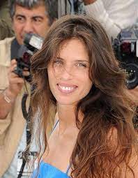 She gives online yoga classes, private classes, yoga retreats, workshops on demand. Maiwenn Quand Luc Besson Lui Conseillait De Faire De L Aerobic Plutot Que De La Realisation Elle