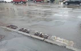 В киеве улицы превратились в бурные реки, вода хлынула в вестибюли метро. Potop V Kieve Vlasti Preuvelichili Kolichestvo Osadkov V Shest Raz Korrespondent Net