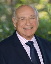 Maurice Singer's Instagram, Twitter & Facebook