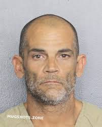 Wayne Diaz's Instagram, Twitter & Facebook