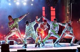 Dear class of 2020 is a virtual commencement celebration bringing together inspirational leaders and artists to celebrate. Cnco S Performance At Mtv Vmas 2020 Billboard