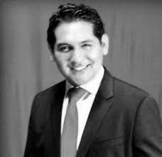 Aaron Rosado: SEMBLANZA