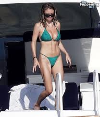 Leni KlumLeni Klum NudeLeni Klum Ai photospicsimages that willleave youwanting morebegging for more