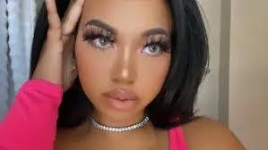 Mari Sims's Instagram, Twitter & Facebook