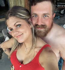 ave (@itsmeaverybillman) • Instagram photos and videos