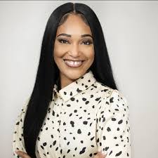 Carrie Keys's Instagram, Twitter & Facebook