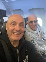 Plane selfie en route to Berlin ✌🏼 Good morning #rightsaidfred #plane  #show #oktoberfest #kemnitz #berlin