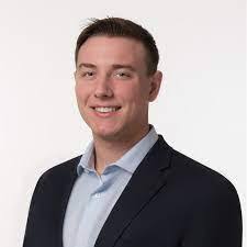 Alex Burbach's Instagram, Twitter & Facebook