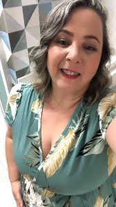 Olá, passando para dar um oi ao grupo; sou adventista, divorciada, tenho 45  anos, moro na cidade de Ijuí/RS, sou professora na escola adventista, tenho  filhas gêmeas de 22 anos. Sou ativa