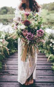 Rebecca louise law's art installations are constructed from cut flowers, often threaded on wire and suspended overhead. Pin By Sls On Wedding Flowers Bouquet Fall Wedding Flowers Flower Bouquet Wedding