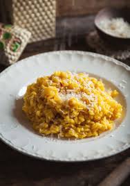 Un Risotto Classique Avec Une Touche De Safran L Epice La Plus Chere Du Monde Pour Vous Rechauffer En Ces Temps Plu Recette Recette De Plat Recette Risotto