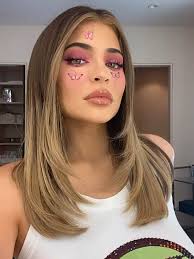 Kylie jenner is known for changing up her naturally dark hair, dying her tips a rainbow's worth of colors (or trying a new shade with a wig). Kylie Jenner Via Her Instagram Stories In 2020 Kylie Hair Kylie Jenner Blonde Hair Kylie Jenner Hair