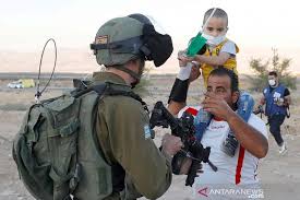 Dapatkan informasi selengkapnya hanya di minanews.net. Palestina Sebut Kesepakatan Israel Uae Pengkhianatan Suara Baru Portal Berita Masa Kini