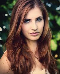 Jana Kruse's Instagram, Twitter & Facebook