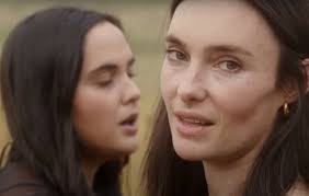 Lisa Mitchell teams up with Jess Hitchcock for stunning new single  'Summoning'