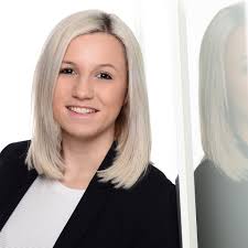 Michelle Wengler's Instagram, Twitter & Facebook