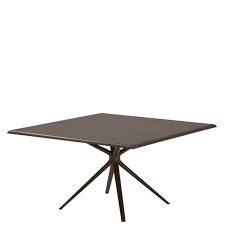 Une superbe table à manger haut de gamme qui fera flotter dans votre pièce un air d'élégance et une touche moderne construite en acier inoxydable et en verre trempé, cette table à manger verre de forme carrée est parfaite pour offrir à vos invités une belle expérience. Table De Jardin Design Carree Moai Diametre 146 Cm Marque Fast Spa