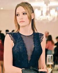 Serenay Sarikaya Unluler Kizlar Sarisin Kizlar