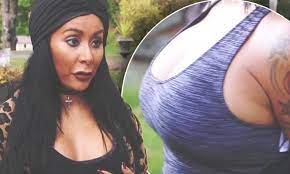 Snooki shows off her bigger breasts to JWOWW one week after getting a boob  job | Daily Mail Online