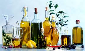 Learn How To Make Homemade Herbal Oils To Add Flavor To Your Food In 2020 Olive Oil Bottles Herbal Oil Olive Garden Delivery