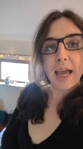 I wonder how many have actually come across a Fox 🦊 in their lifetime. I  grew up in the Suburbs by the Sea. But I've spent the last 19 years living  in