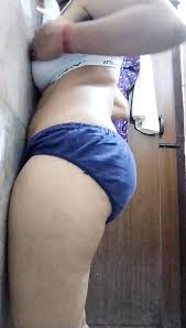 Desi Mom Ne Figure Ko Saaf Kiya Hot Desi Indian Mom: Lesbian Amateur Porn