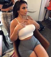 Elettra lamborghini boobs