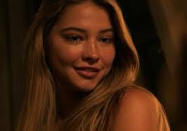 After sarah realizes she's shot, she and john b. Madelyncilne On Instagram Sarah Cameron Outerbanks Madelyncline Netflix Riverdale Austinnorth Cameron Hair Outer Banks Outer