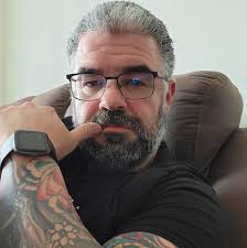 Hi I'm new to hunt consoles I brought red riding hood chick as all my  hunters kept dying 🥺 how do I make money in this game cause I only have 1.5