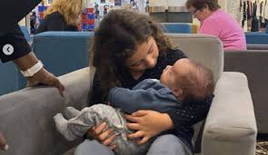 Sep 18, 2020 · samuel rodriguez de lima is the son of a columbian professional footballer james rodriguez, who is currently playing for the premier league club everton and the columbia national team as an attacking midfielder or winger. James Rodriguez Hijo Ya Tiene Dos Meses Samuel El Hijo De James Toda Una Estrella En Redes Tendencias Caracol Radio