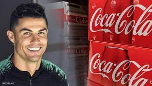 Sometimes he drinks coca cola and fanta, he eats. Peywsxelacf1m