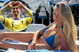Thibaut Courtois’ wife Mishel stuns in USA-colored bikini before Belgium World Cup game