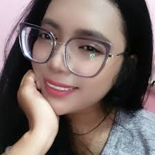 AN OLD MAN PICKED ME UP,I I TOLD HM, "KISS ME AND I'LL TURN INTO A  PRINCESS." HE STUCK ME IN HIS POCKET, AND I SAID, "AREN'TYOU GOING TO KISS  МΕР* HE