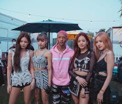Lisa Lalisa Manoban Jisoo Jennie Rose Of Blackpink With Jaden Smith At Coachella 2019 Blackpink Lisa Lisa Blackpink Lalala Jaden Smith Coachella Selebriti