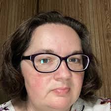 How to hold yarn and hook, maintain tension, and create uniform loops while  crocheting?