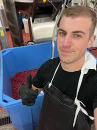 How Can Winemakers Help In Selling More Wine