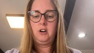 Pet Supplies : Feedoo 1Gallon Dog Water Bowl, 128oz No Spill Water Bowl for  Dogs, Tritan BPA-Free Spill Proof Water Bowl with Non-Slip Mat, No Splash  Slow Drinking Dog Water Bowl for